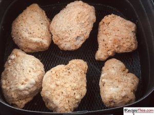 how to cook frozen chicken thighs in the air fryer?