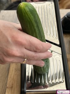 How Do I Dehydrate Cucumbers In Air Fryer?