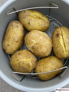 Can You Make Baked Potatoes In The Ninja Foodi?