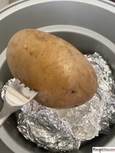How To Cook Jacket Potatoes In Slow Cooker?