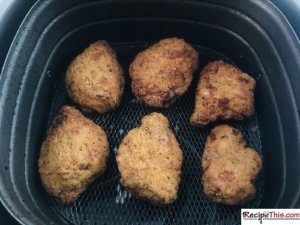 how to cook frozen chicken thighs in the air fryer?