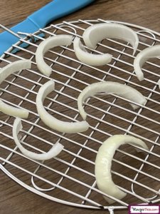 How To Dehydrate Onions?