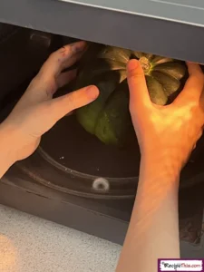 How To Cook Acorn Squash In Microwave?