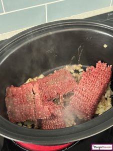 How To Slow Cook Mince And Dumplings?