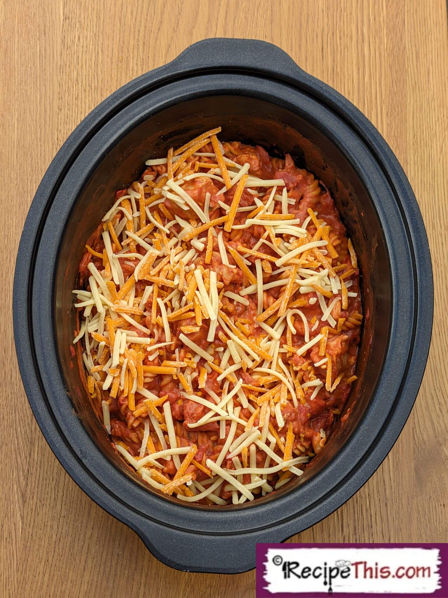 Recipe This Slow Cooker Hunters Chicken Pasta Bake