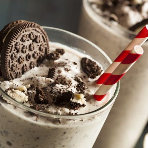 Welcome to my super naughty Oreo cookies and cream milkshake recipe.