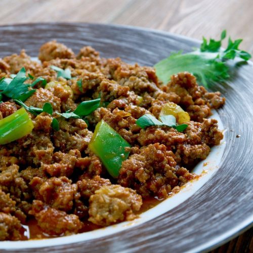 Welcome to this delicious 3 ingredient Slimming World Keema Curry In The Slow Cooker.