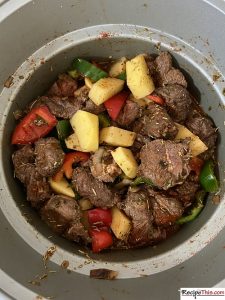 How To Make Slow Cooker Goulash?