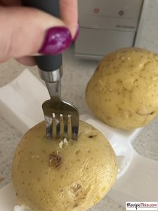 How To Microwave A Jacket Potato?