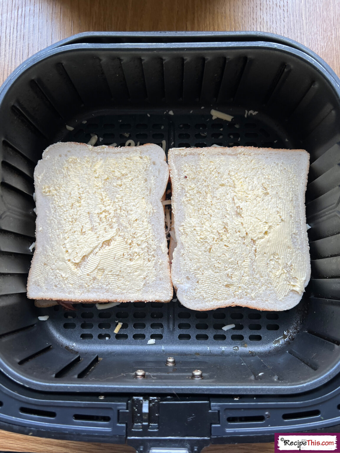 Recipe This Cheese And Ham Toastie In Air Fryer