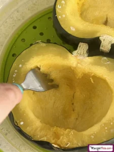 How To Cook Acorn Squash In Microwave?