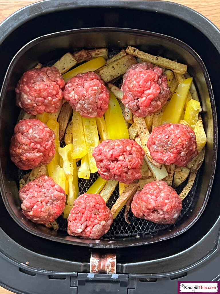 Recipe This Air Fryer Meatball & Potato Traybake