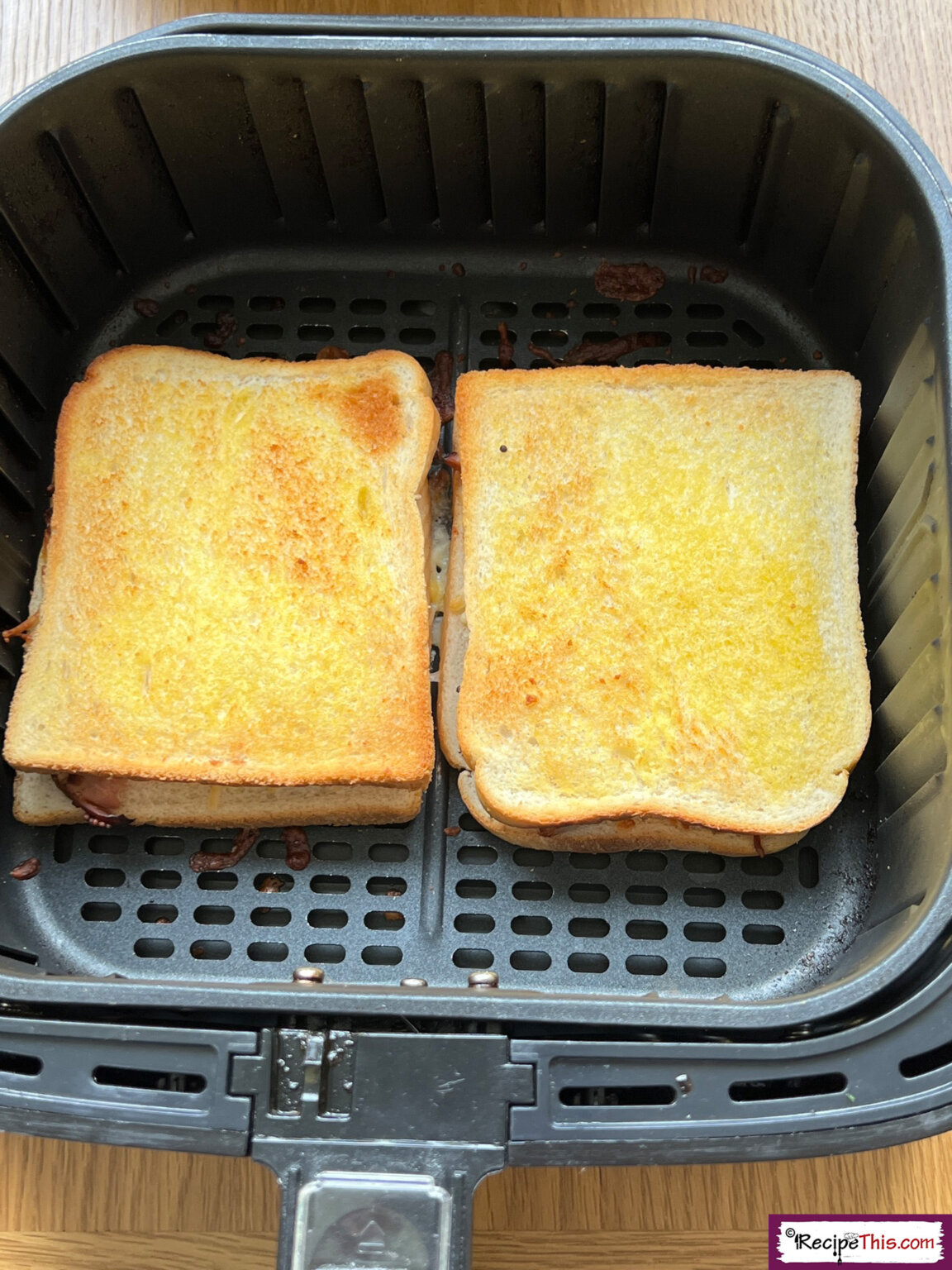 Recipe This Cheese And Ham Toastie In Air Fryer