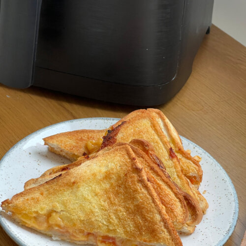 Air Fryer Cheese And Bean Toastie