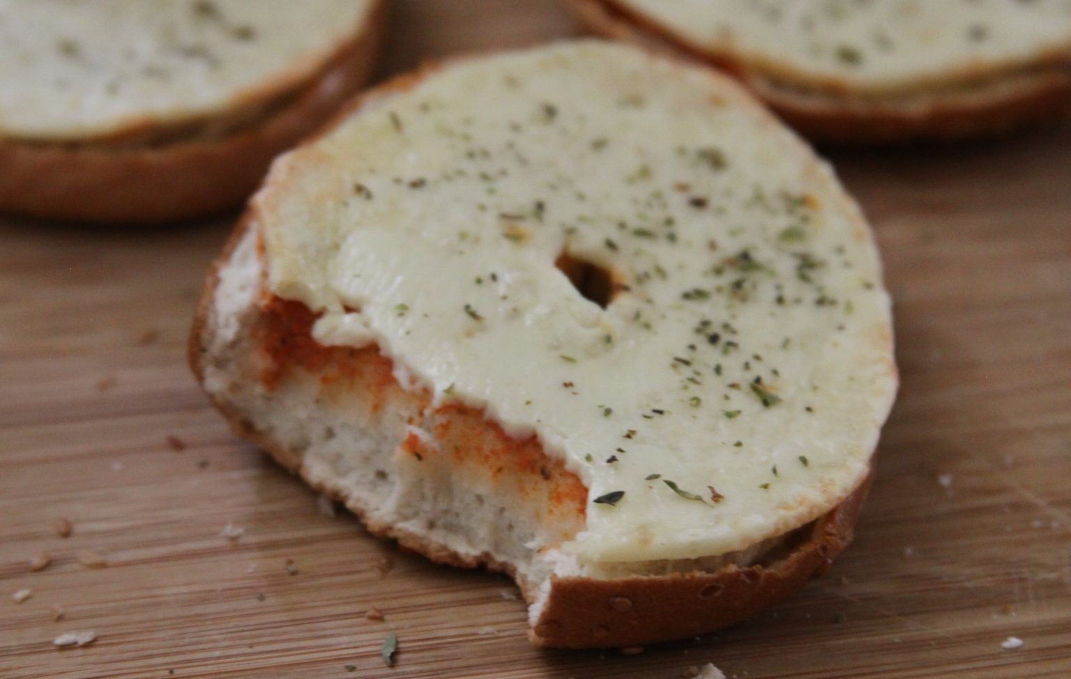 Recipe This Air Fryer Frozen Cheese Pizza Bagels