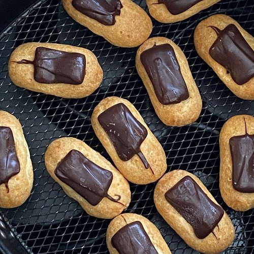 Air Fryer Frozen Eclairs