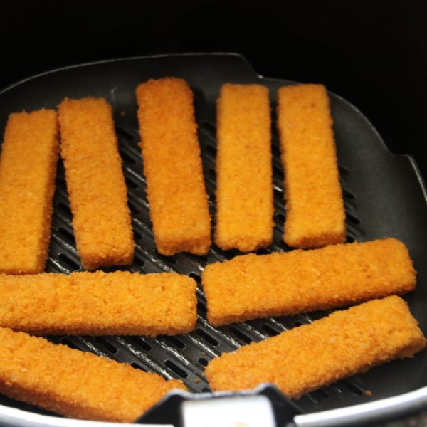 Recipe This Air Fryer Frozen Fish Sticks