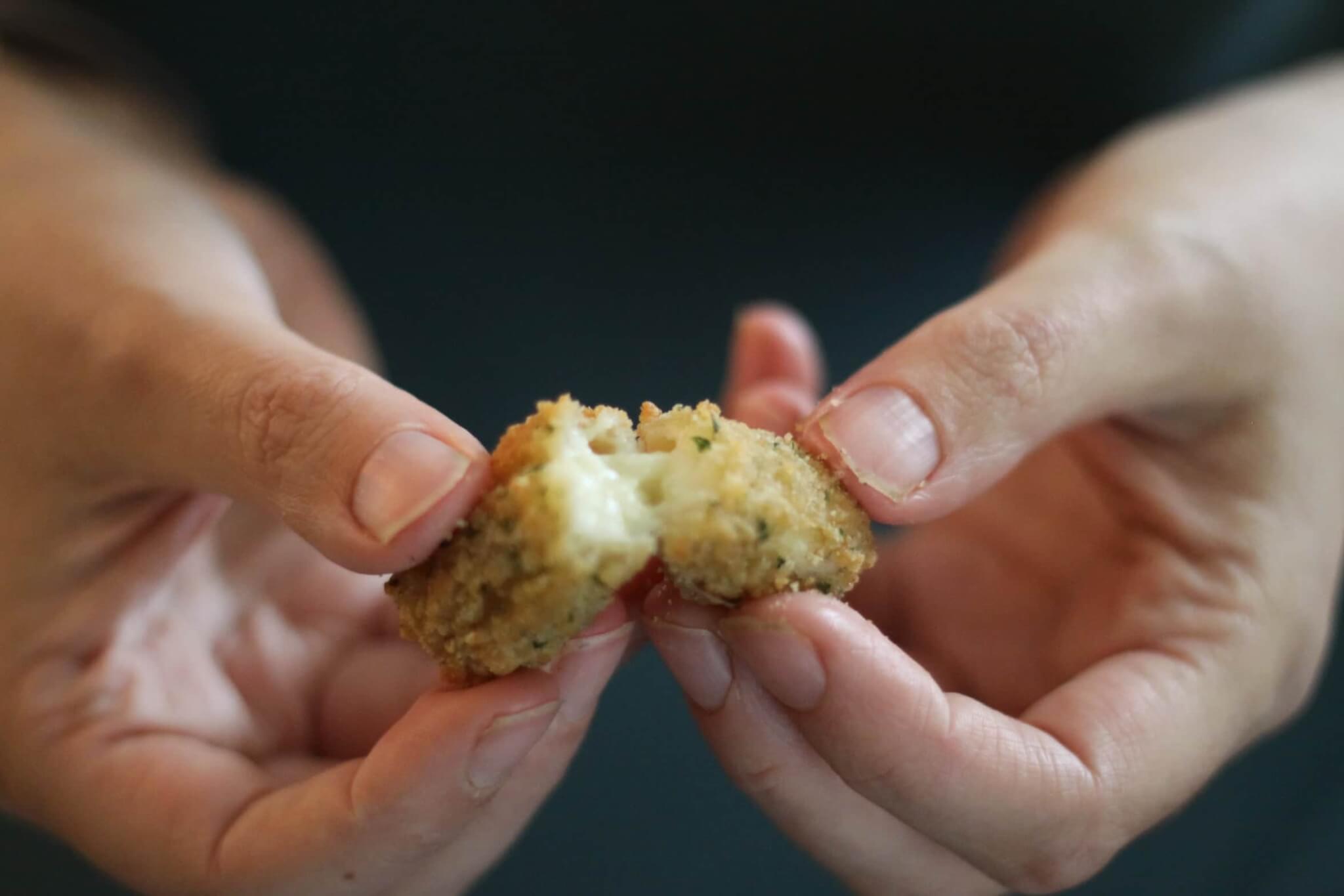 Air Fryer Frozen Mozzarella Sticks