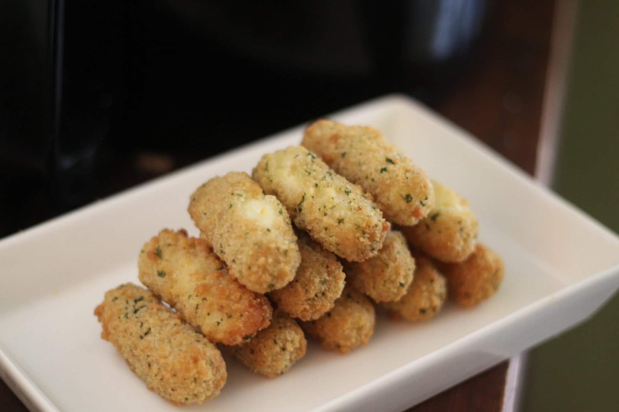 Air Fryer Frozen Mozzarella Sticks