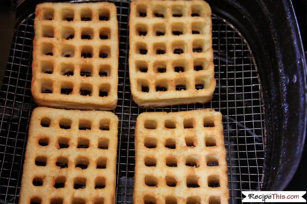 Air Fryer Frozen Potato Waffles - Recipe This