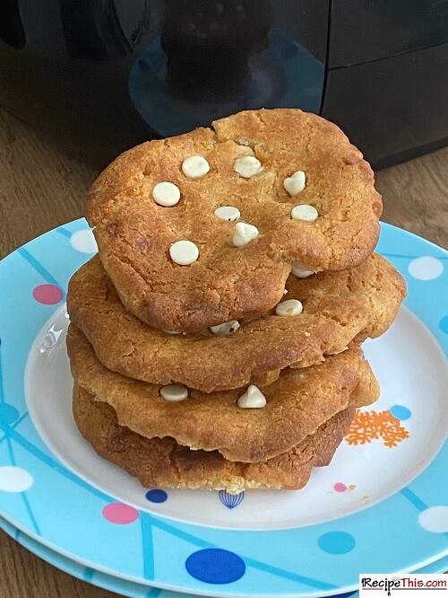 Air Fryer White Chocolate Chip Cookies