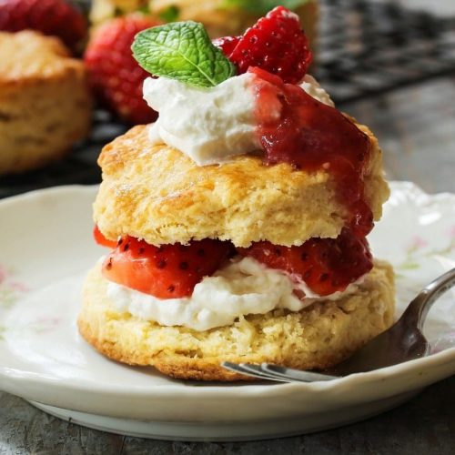 Welcome to my Airfryer Strawberry Scones Recipe. Delicious best of British strawberry and cream filled scones. Perfect for afternoon tea or a creamy dessert.