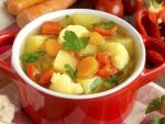 Welcome to my latest Slimming World Speed Soup recipe and today we are making our best ever Slimming World Chunky Vegetable Speed Soup.