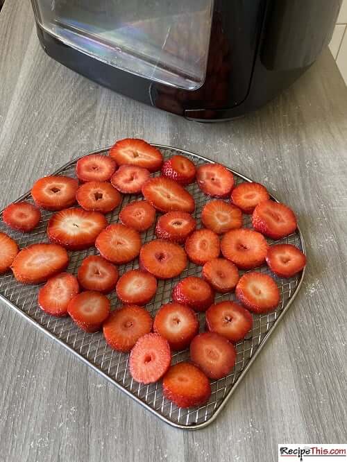 Dehydrate Strawberries In The Air Fryer (Ninja Foodi Method) 