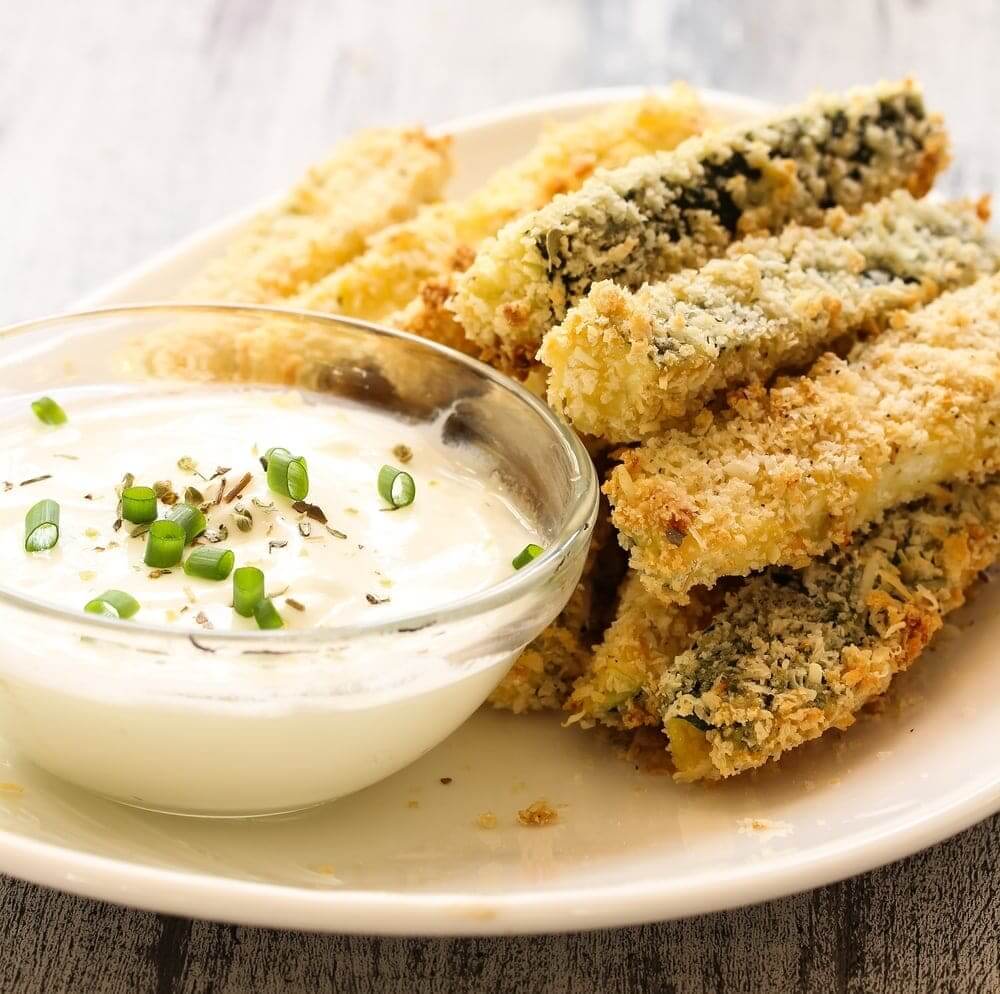 Easy Courgette Chips With Tzatziki Dip | Recipe This