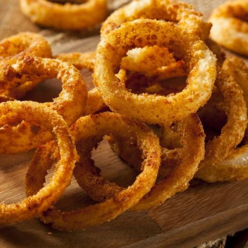 Welcome to my flourless crunchy onion rings in the air fryer recipe.