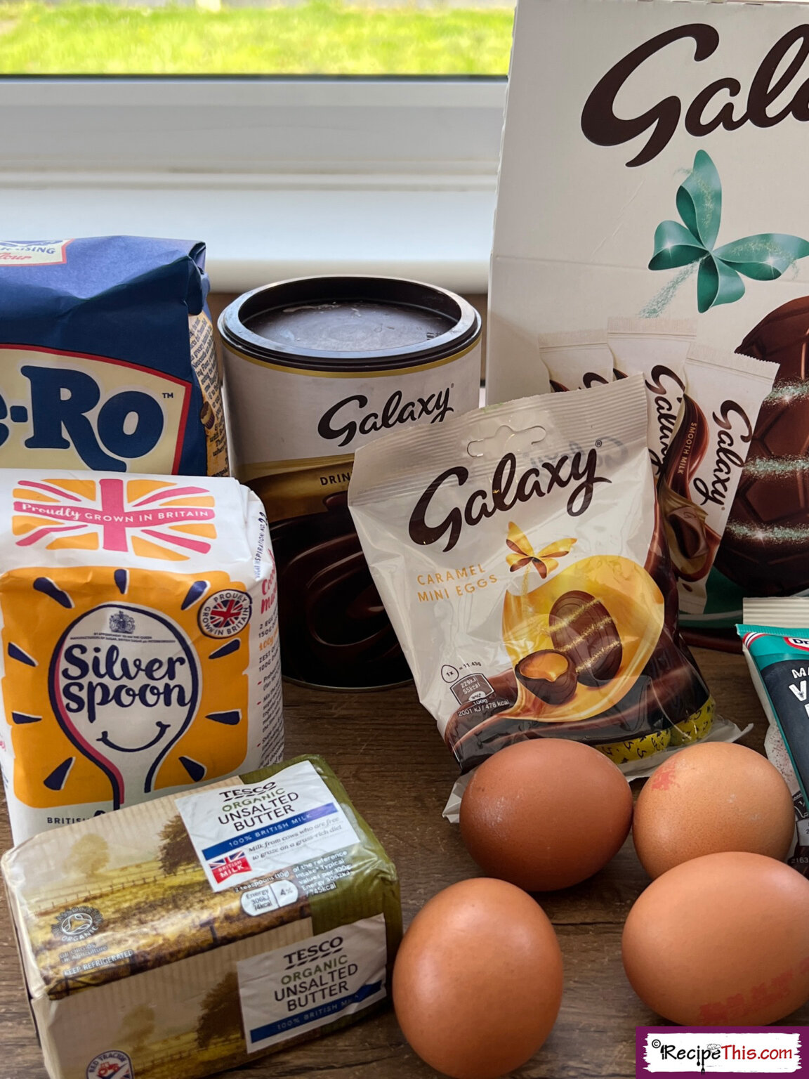 Recipe This Air Fryer Galaxy Chocolate Cake