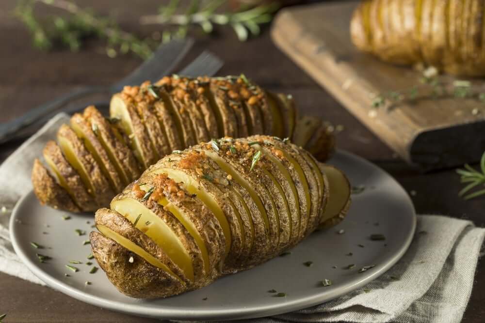 Welcome to my Airfryer Hassleback Potatoes recipe.