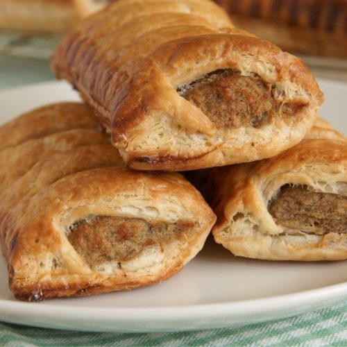 Welcome to our homemade sausage rolls in the Airfryer recipe. This recipe is just like the sausage rolls that I used to buy from bakeries in England and reminds me of growing up in Yorkshire.