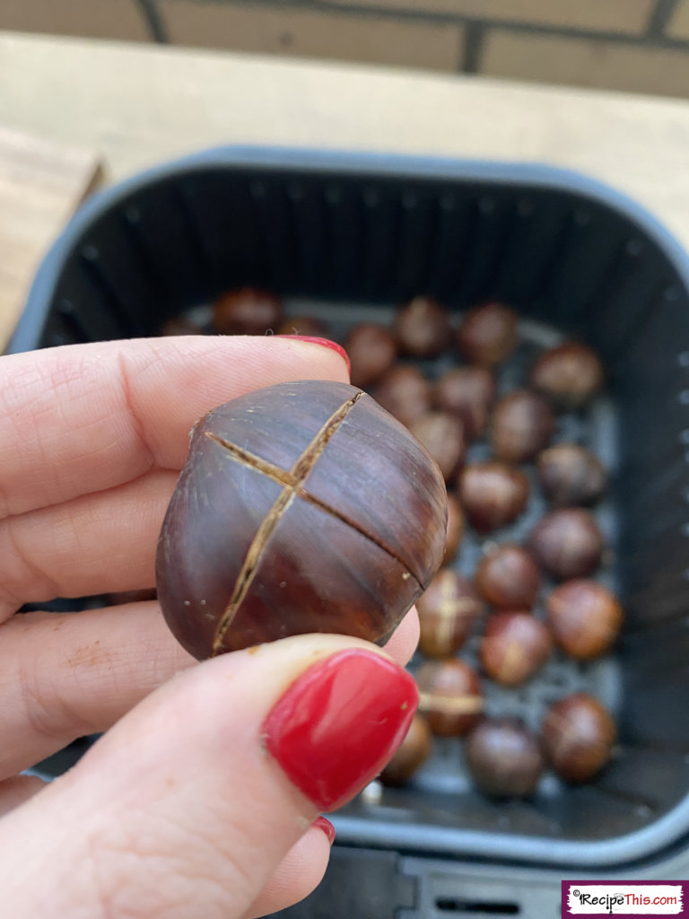 Cookist Wow - No more struggle when peeling chestnuts 🙌 Here're the best  tricks to make air fryer chestnuts