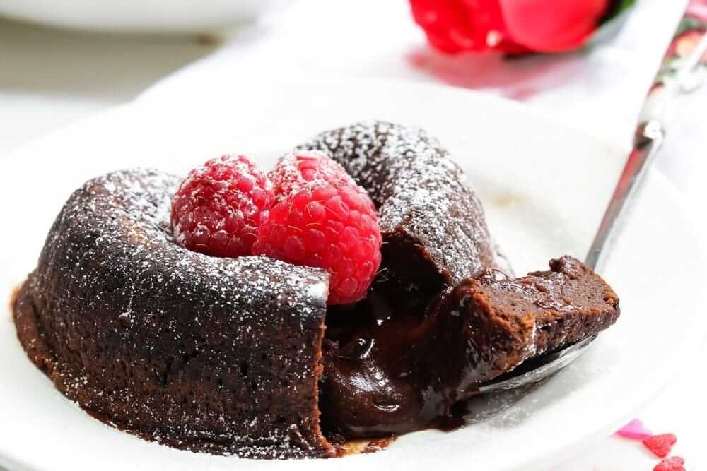 Fitness Recipe: Chocolate Lava Cake Decorated with Fruit - GymBeam Blog