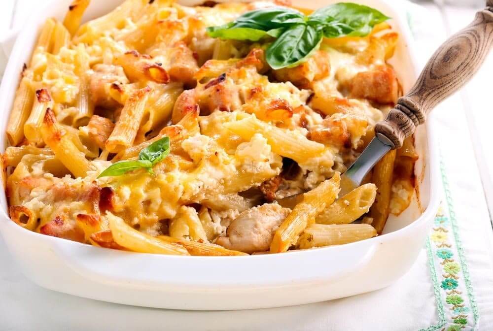 Welcome to my latest Instant Pot recipe and today is another delicious meaty pasta dish featuring our double cheese chicken rigatoni pasta bake.