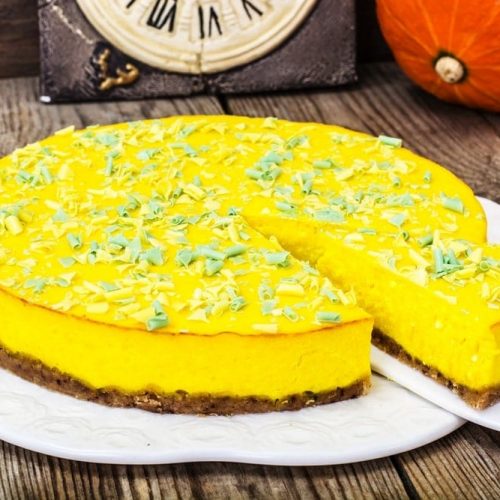 Welcome to my latest Instant Pot cheesecake recipe and today we are showing you how stupidly simple it is to make the most delicious Instant Pot Pumpkin Cheesecake that even your small kids could do it!