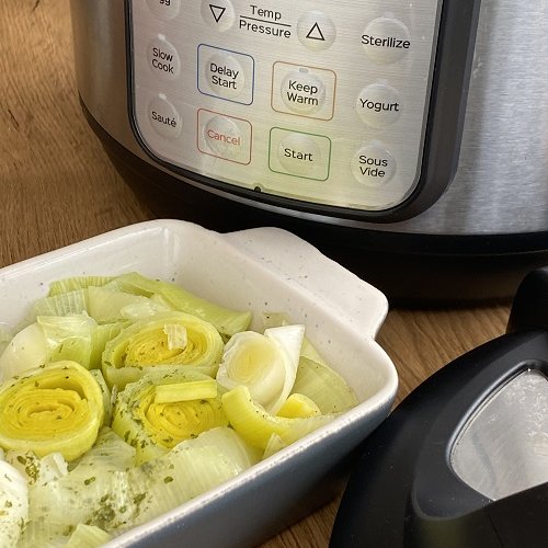 Instant Pot Steamed Leeks