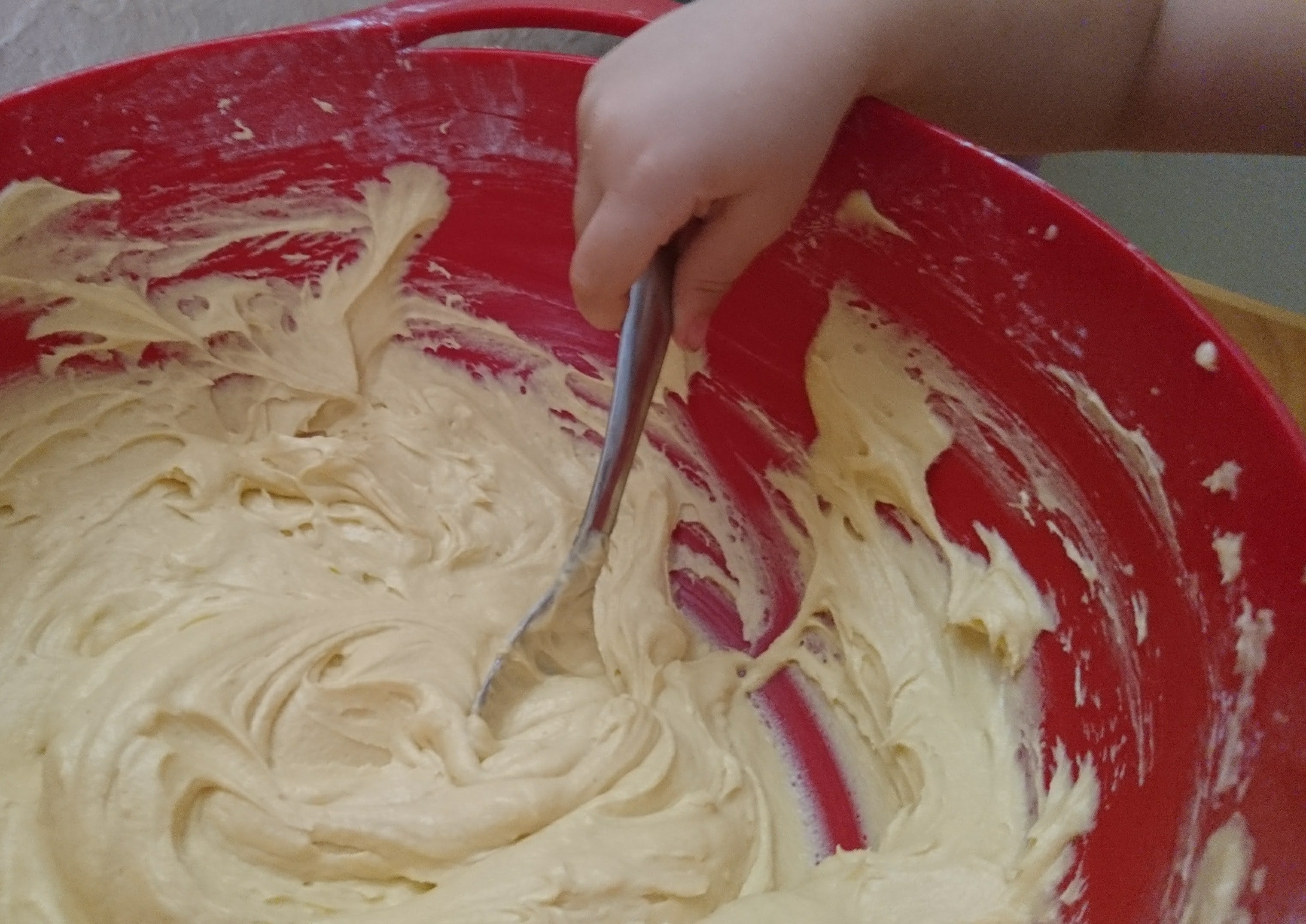 Testing out The Giant Custard Cream Cake Mould. 