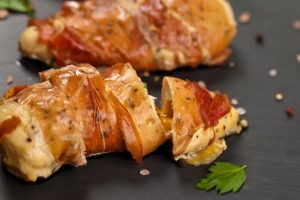 Welcome to my Paleo slow cooker chicken wrapped in bacon recipe. I have always loved the delicious flavours of chicken wrapped in bacon but in the slow cooker it is so much better!