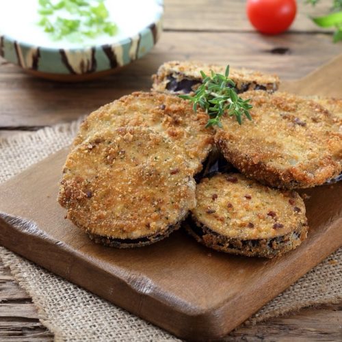 Welcome to our Slimming World recipe for this months Podcast. Today we are air frying aubergine. Delicious thick slices of in season aubergine with a delicious crust air fried and so crispy you will forget that they are not chips.