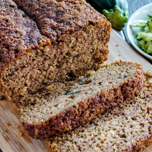 Welcome to our latest Slimming World recipe and today on our podcast we are sharing with you our Slimming World courgette bread in the airfryer.