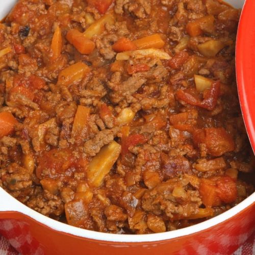 Welcome to my Slimming World One Pot Veggie Loaded Bolognese.