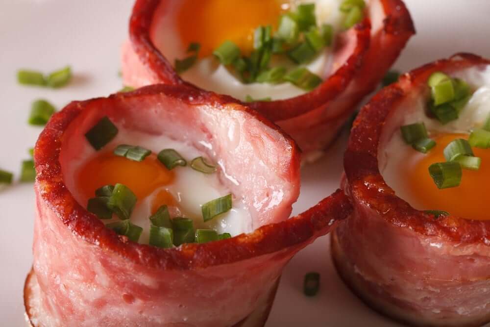 https://recipethis.com/wp-content/uploads/Whole-30-Bacon-Eggs-In-The-Airfryer.jpg