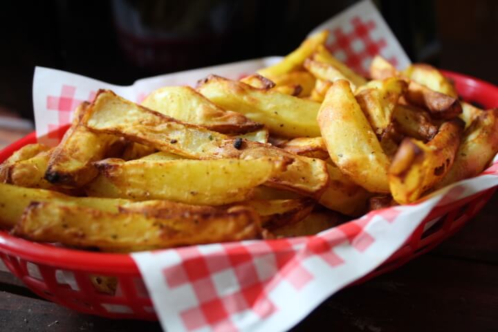 air fryer cajun fries in a basket