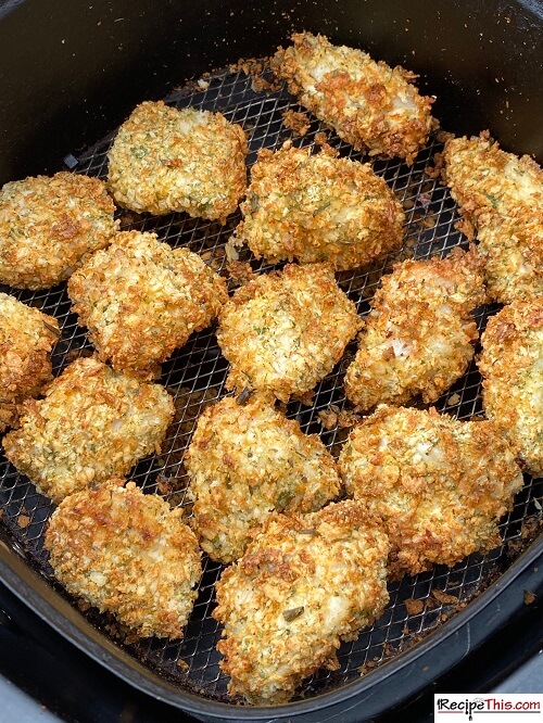 Cooking chicken nuggets in air outlet fryer