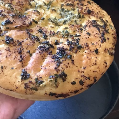 air fryer garlic bread with clean pizza pan