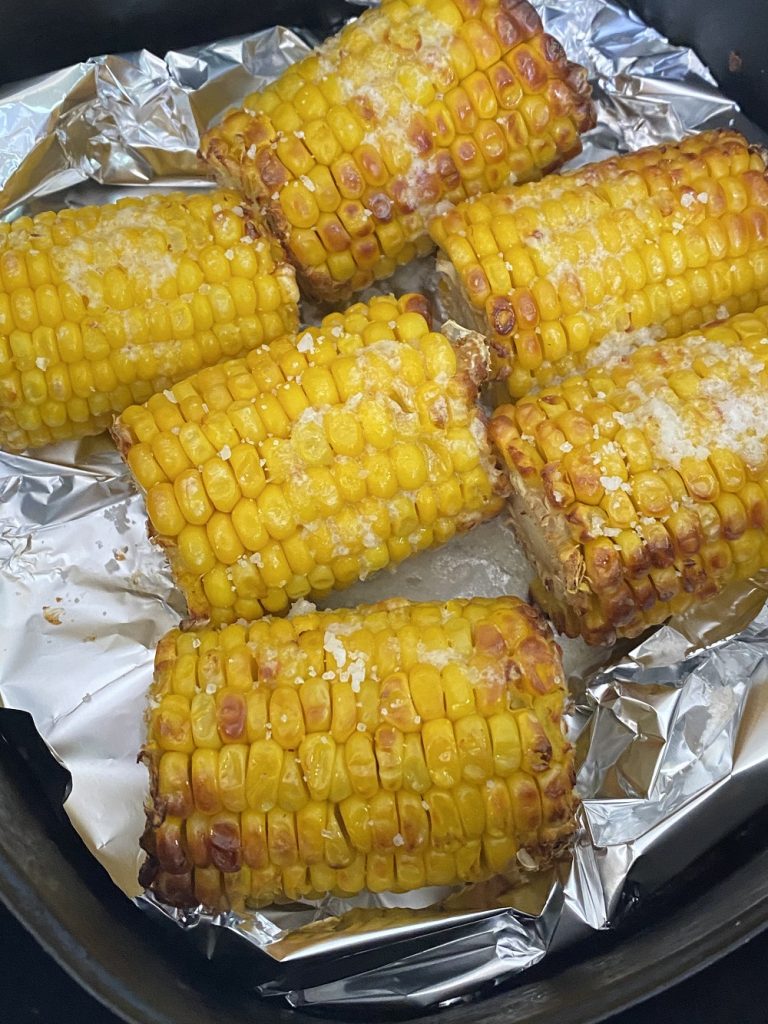 can you cook with tin foil in air fryer