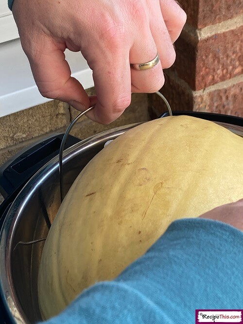 getting spaghetti squash out of the instant pot
