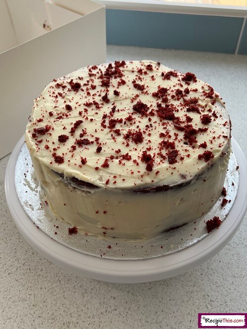 red velvet cake with cream cheese frosting